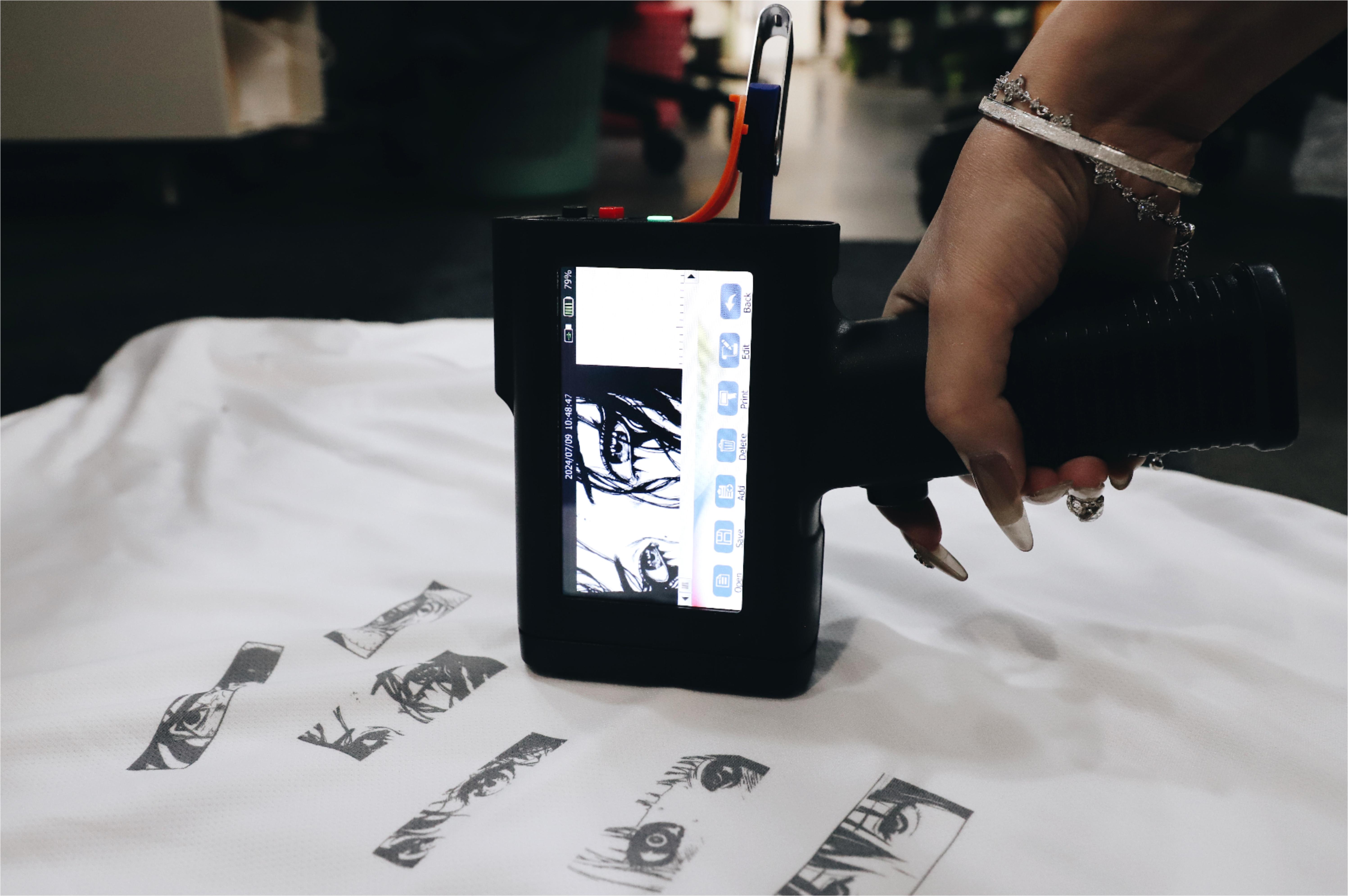 DIY T-shirts using a handheld inkjet printer